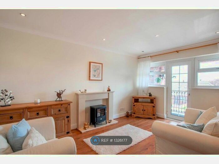 2 Bedroom Flat To Rent In Winchester House, Scawsby, Doncaster DN5