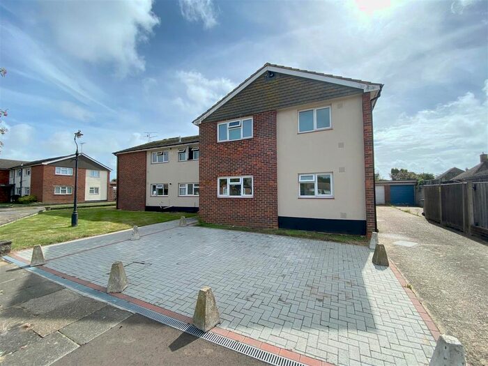 2 Bedroom Flat To Rent In Sea Lane Gardens, Ferring, Worthing, BN12