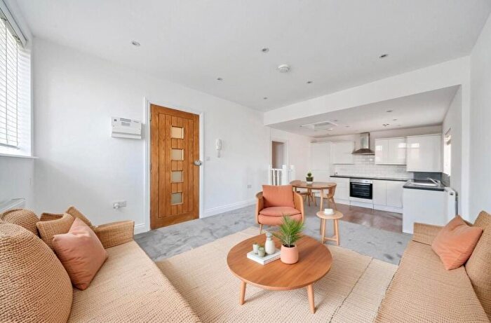 1 Bedroom Apartment For Sale In High Street, Chislehurst, Kent, BR7