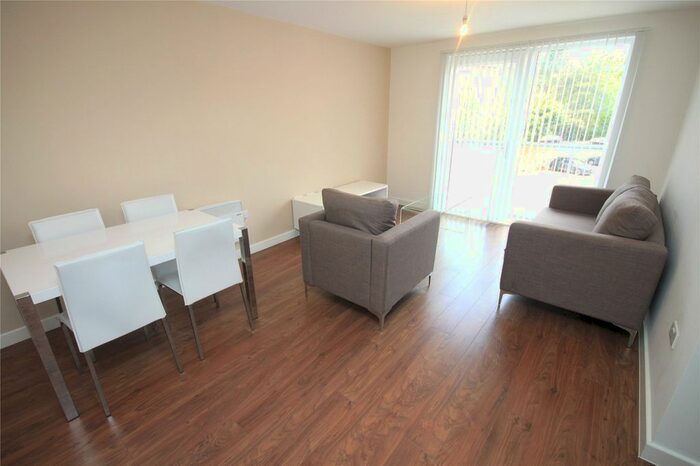 2 Bedroom Flat To Rent In Derwent Street, Salford, M5
