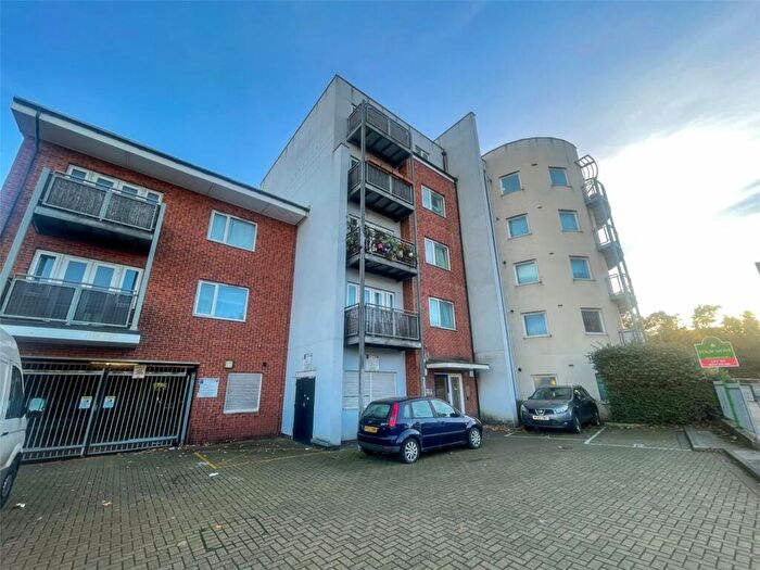 1 Bedroom Flat For Sale In James Watt Way, Erith, DA8