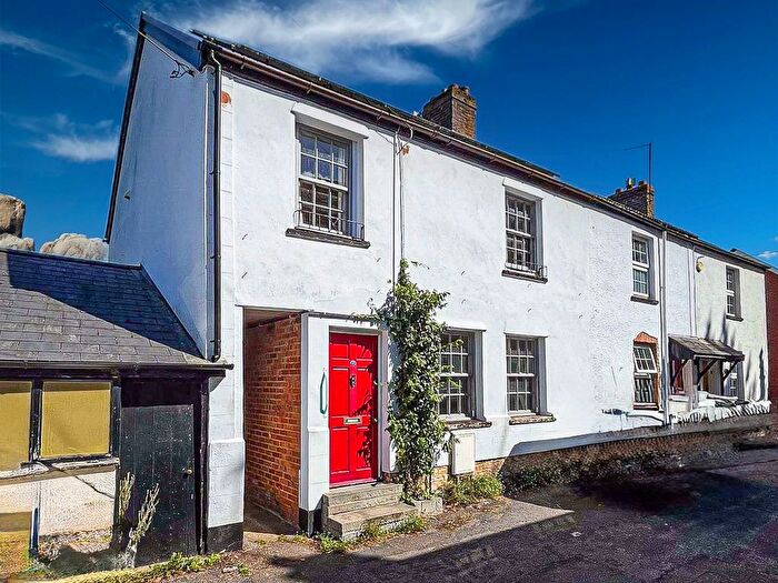 4 Bedroom Semi-Detached House To Rent In Champford Mews, Wellington, TA21