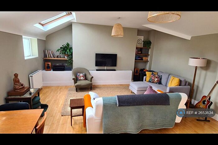 2 Bedroom Flat To Rent In Devonshire Road, Liverpool, L8