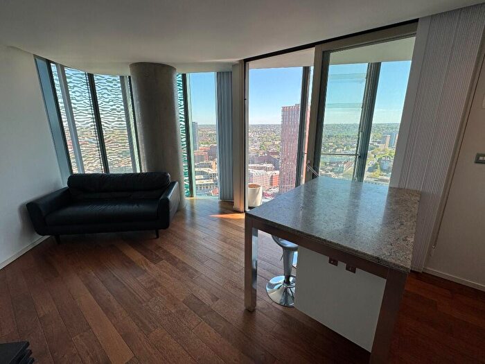 2 Bedroom Apartment To Rent In Beetham Tower, Holloway Circus, B1