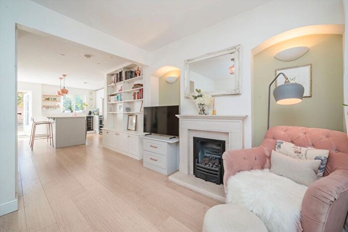 2 Bedroom Property For Sale In St. Marys Square, Ealing, W5