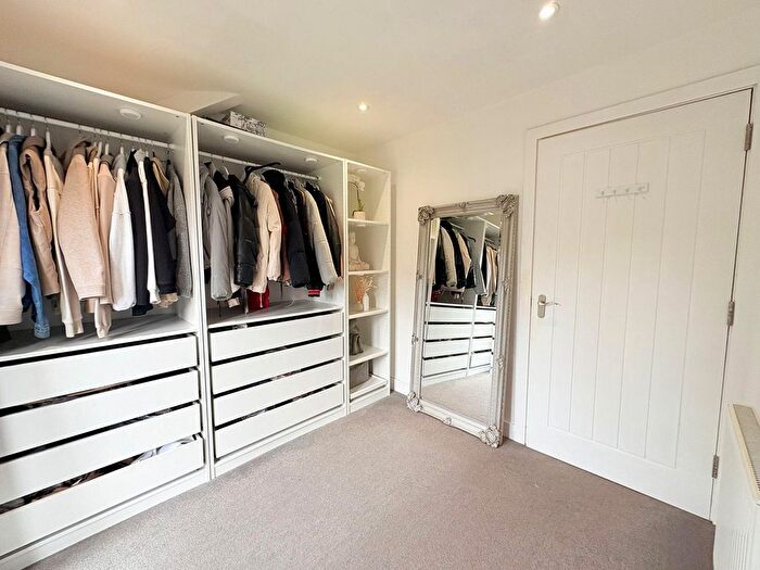 2 Bedroom Maisonette For Sale In Toms Croft, Hemel Hempstead, HP2