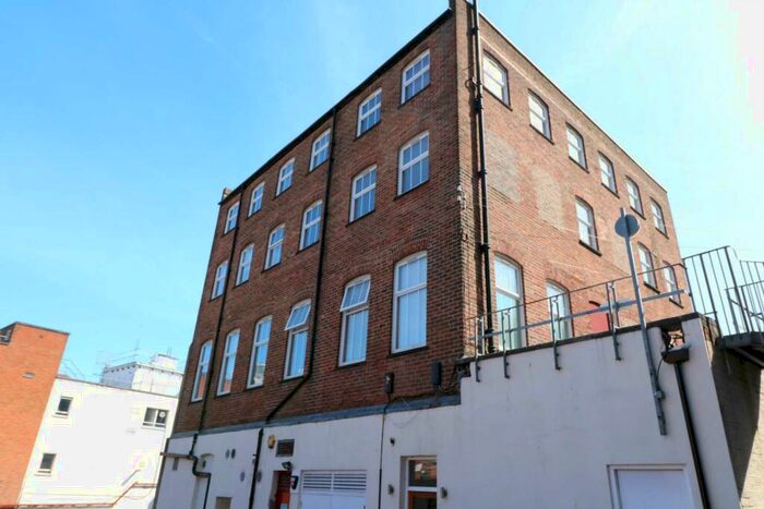 2 Bedroom Apartment To Rent In Bournemouth Town Centre, BH2