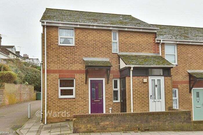 1 Bedroom Flat For Sale In West Street, Sittingbourne, Kent, ME10