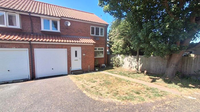 2 Bedroom Flat For Sale In Church View, Ollerton, Newark, NG22