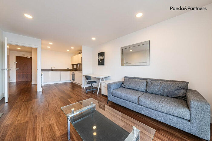 1 Bedroom Apartment For Sale In Market Road, London, , London, N7