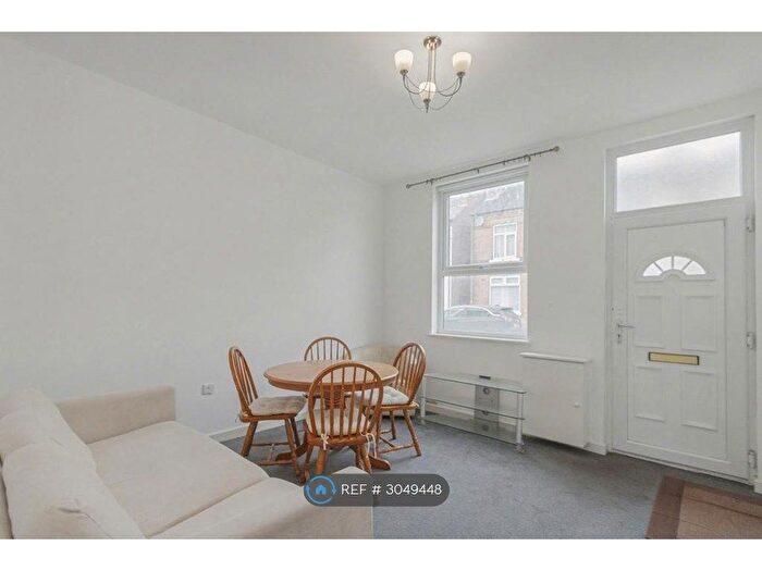 3 Bedroom Terraced House To Rent In Daybrook, Nottingham, NG5