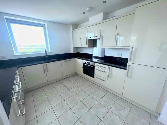 2 Bedroom Apartment To Rent In River Crescent, Nottingham, NG2