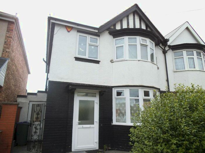 3 Bedroom Semi-Detached House To Rent In Roebuck Lane, West Bromwich, B70