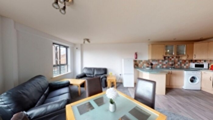 2 Bedroom Flat To Rent In Flat Royal Victoria Court, NG7