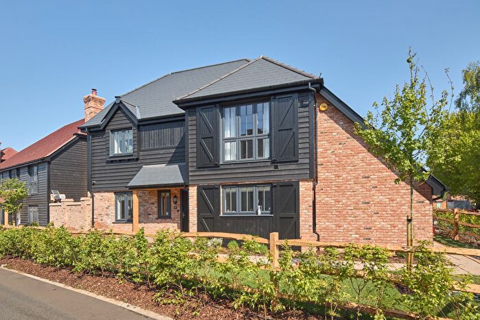 4 Bedroom Detached House For Sale In London Road, Gillingham, ME8