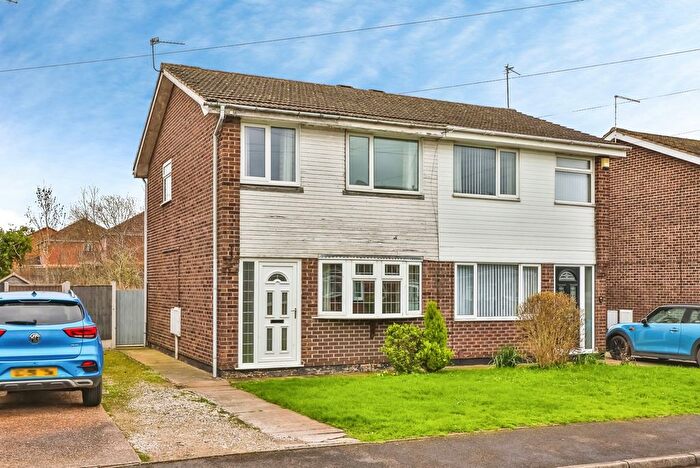 3 Bedroom Semi Detached House For Sale In Holbeck Road, Hucknall, Nottingham, Nottinghamshire, NG15