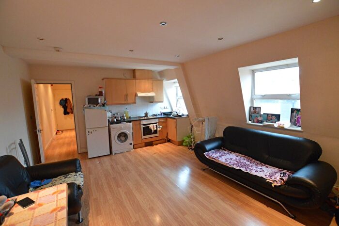 1 Bedroom Flat To Rent In Flat - High Road Leyton, London, E10