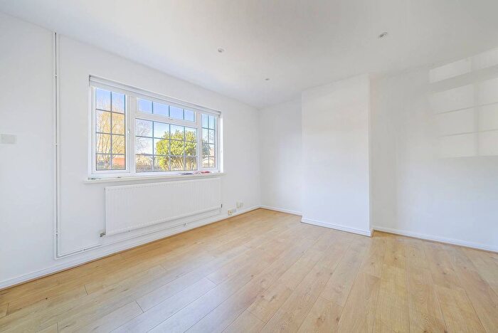 3 Bedroom Property To Rent In Windham Road, Richmond, TW9