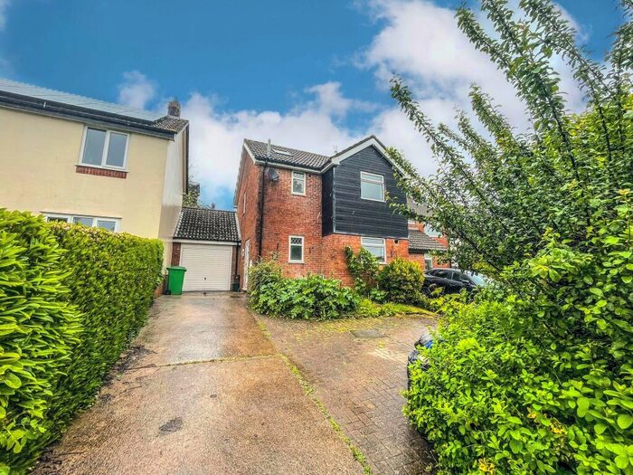 3 Bedroom Link Detached House To Rent In Launcelot Crescent, Thornhill, Cardiff, CF14