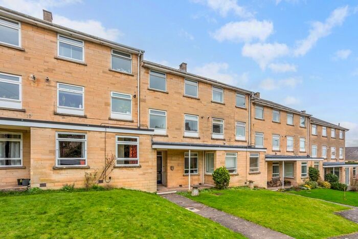 3 Bedroom Maisonette To Rent In Lansdown Road, Bath, BA1