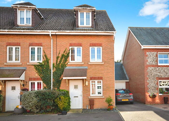 4 Bedroom Terraced House For Sale In Osborne Way, Rose Green, PO21