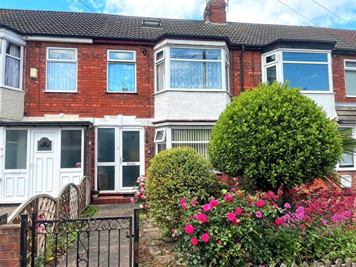 3 Bedroom Terraced House For Sale In Kingsley Drive, Willerby, Hull, HU10