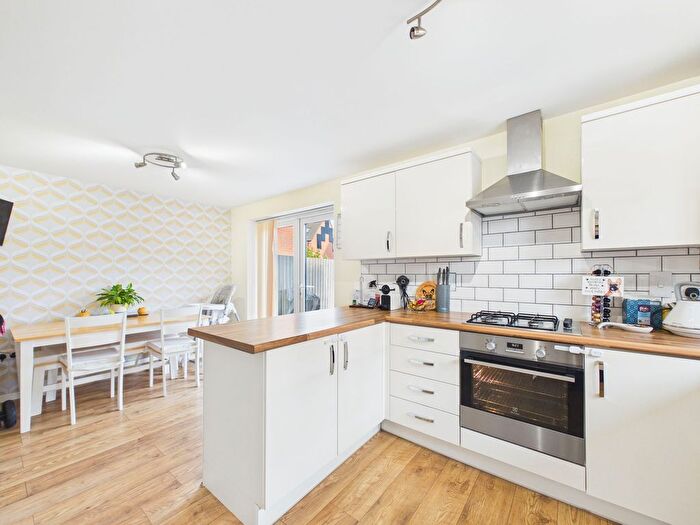 3 Bedroom Detached House For Sale In Magda Close, Stanground South, PE2