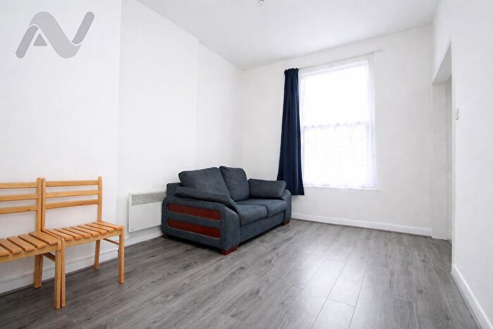 2 Bedroom Flat To Rent In Marlborough Road, London, N19