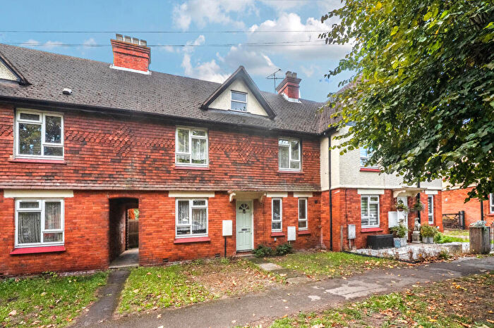 3 Bedroom Terraced House For Sale In St. George's Avenue, Newbury, RG14