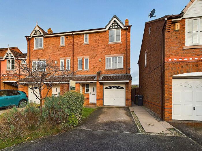 4 Bedroom Town House To Rent In Williams Close, Chester, CH2