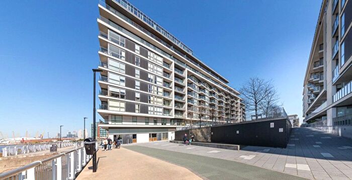 3 Bedroom Flat To Rent In River Gardens Walk, London, SE10