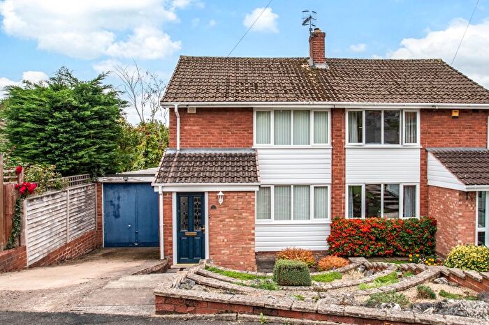 3 Bedroom Semi-detached House For Sale In Kensington Gardens, Stourbridge, West Midlands, DY8