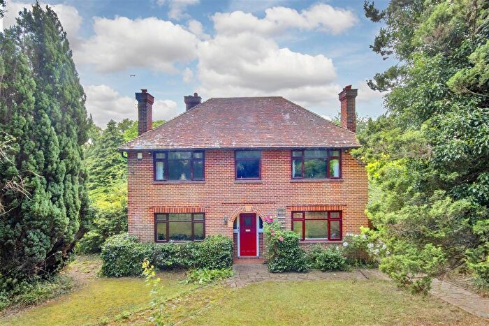 3 Bedroom Detached House For Sale In London Road, Hildenborough, TN11