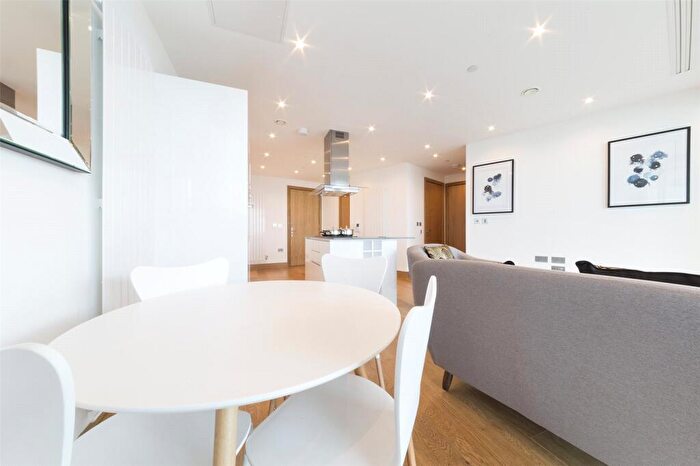 1 Bedroom Apartment For Sale In Arena Tower, Crossharbour Plaza, Canary Wharf, London, E14