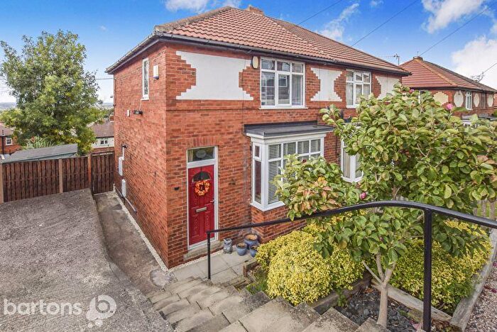 3 Bedroom Semi-Detached House For Sale In Gibbing Greaves Road, Brecks, S65