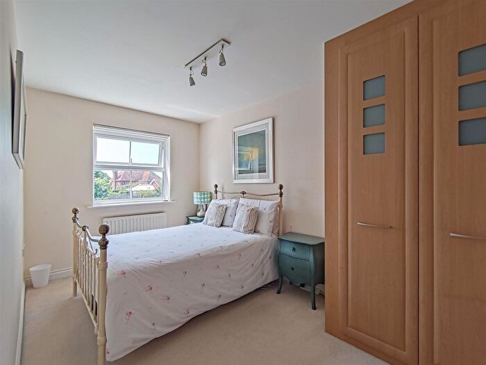 4 Bedroom Detached House For Sale In St. Mary's Close, Seaford, BN25