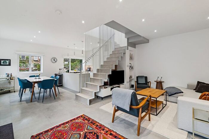 3 Bedroom Mews To Rent In Orme Court Mews, Notting Hill Gate, W2