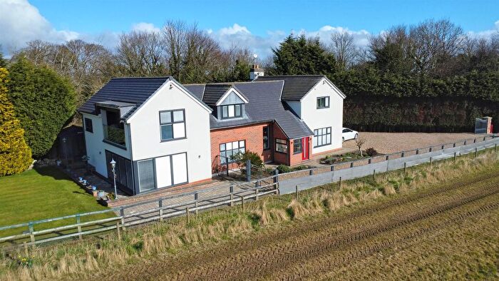 4 Bedroom Detached House For Sale In Malton Road, Cherry Burton, HU17