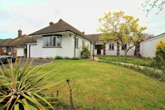4 Bedroom Bungalow To Rent In Singlewell Road, Gravesend, Kent, DA11