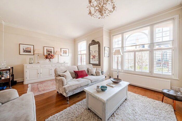 3 Bedroom Maisonette For Sale In Felsham Road, Putney, London, SW15