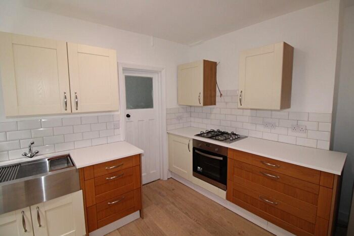 1 Bedroom Flat To Rent In Coppermill Lane, London, E17