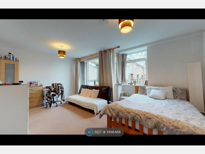 4 Bedroom Flat To Rent In Clapham Manor Street, London, SW4