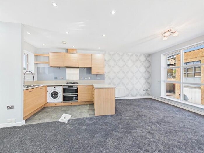 2 Bedroom Flat To Rent In Brambling Close, Greenhithe, DA9