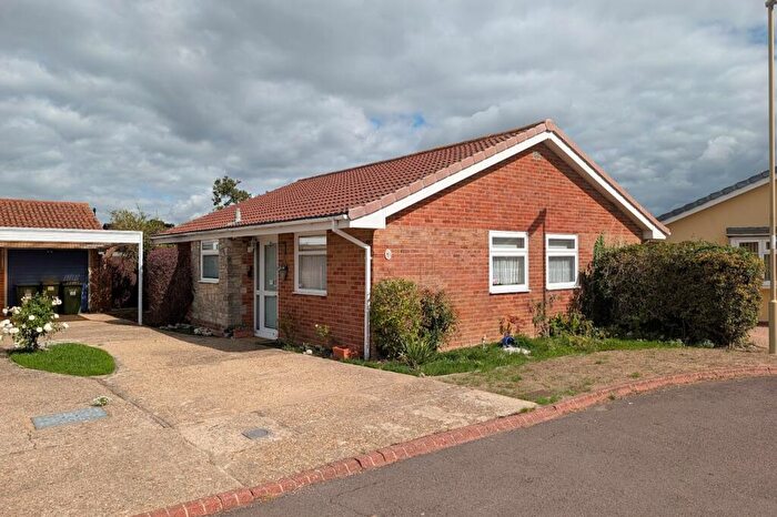 2 Bedroom Detached Bungalow For Sale In Robins Meadow, Titchfield Common, PO14