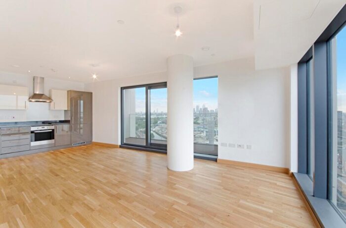 2 Bedroom Flat To Rent In High Street, Stratford, London, E15