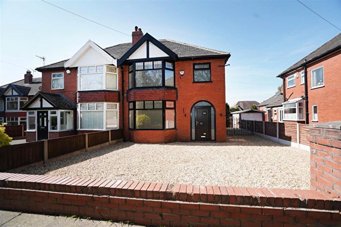 3 Bedroom Semi-detached House For Sale In Cedar Avenue, Horwich, Bolton, BL6