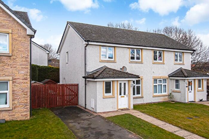 3 Bedroom Semi-Detached House To Rent In Lochty Park, KY5