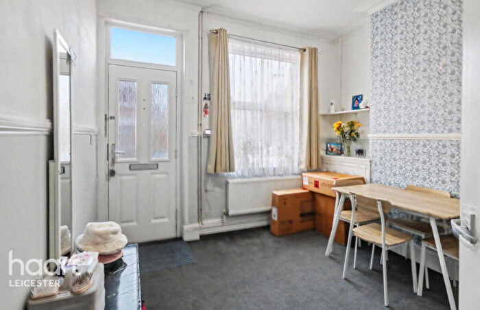 3 Bedroom Terraced House For Sale In Dannett Street, Leicester, LE3