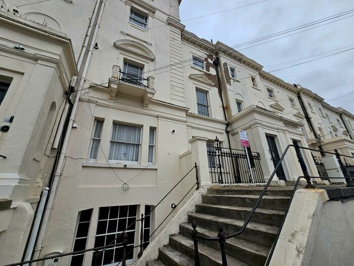 1 Bedroom Flat To Rent In Orwell Road, Harwich, CO12