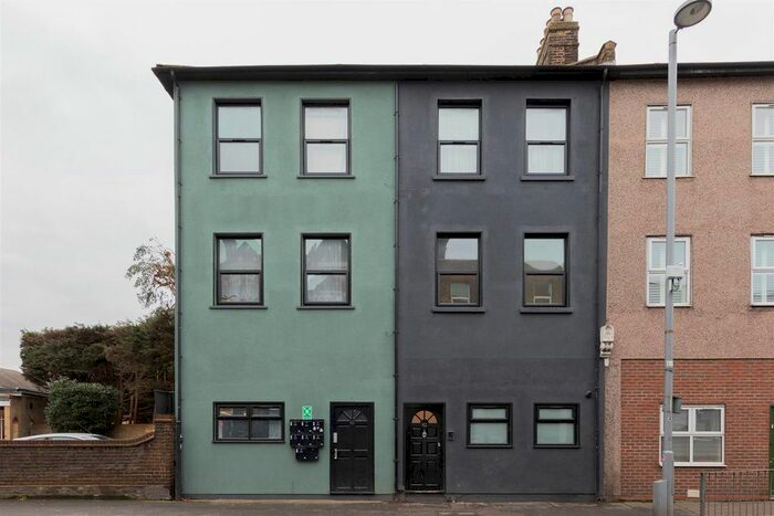 1 Bedroom Flat To Rent In St. James's Street, London, E17